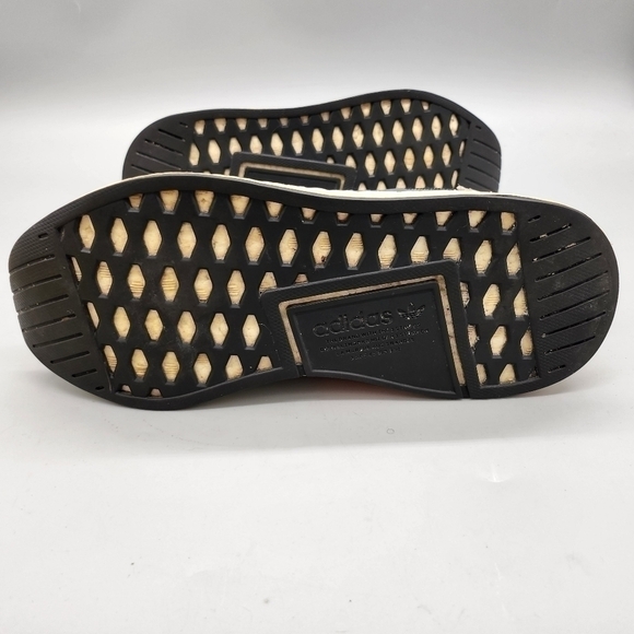 Adidas NMD R2 Women's Size 8 Utility Ivy Green Black White Peach Boost BA7259 - Picture 11 of 16